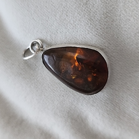 Jewelry - Amber and 925 silver pendant